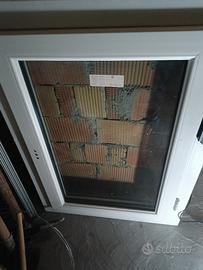 serramento in p.v.c nuovo H70 L100