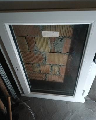 serramento in p.v.c nuovo H70 L100