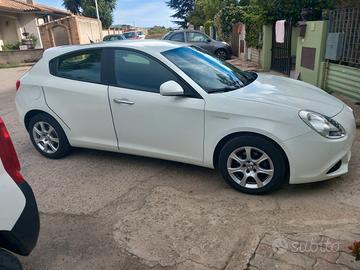 alfaromeo  giulietta 