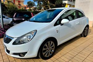 Opel Corsa 1.2 3 porte Club