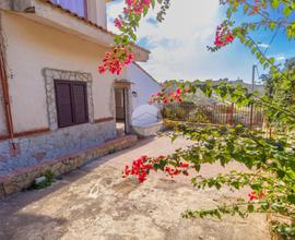 Misilmeri- appartamento in villa con giardino