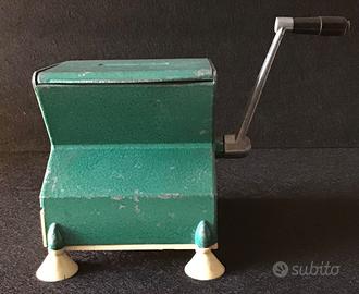 Grattugia formaggio anni 50 Castorina