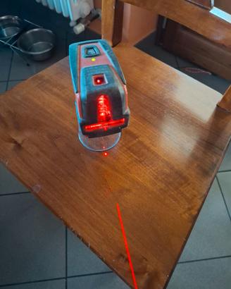 PERFETTE CONDIZIONI LASER HILTI . SENZA DIFETTI