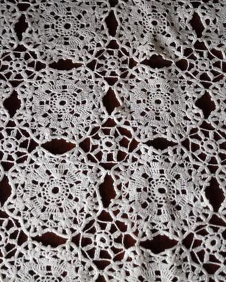 Tovaglietta nuova lavorata all'uncinetto