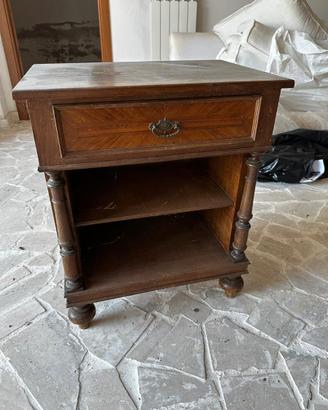 Coppia di Comodini Stile Luigi XV con Cassetto