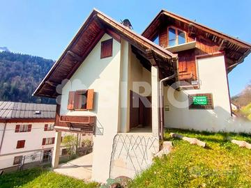AFFASCINANTE CASA INDIPENDENTE CON GIARDINO NEL...