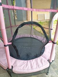 saltarello rosa per bambini piccoli 