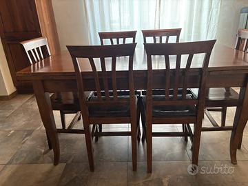 Tavolo allungabile in legno massiccio con 6 sedie