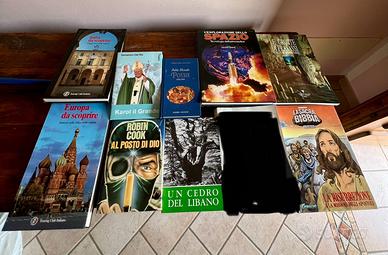 Bundle di libri di vario genere ed età