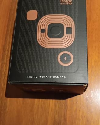 Fujifilm Instax mini LiPlay Hybriid instant camera
