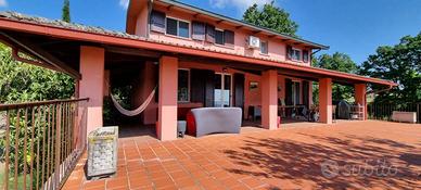 Villa di 440 m² con più di 5 locali e box auto dop