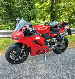 Ducati Panigale V2 2025