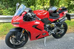 Ducati Panigale V2 2025