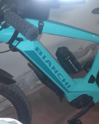 bicicletta elettrica  biachi come nuova km.90