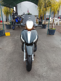 Piaggio Beverly 350