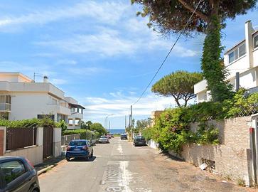 Santa marinella ampio monolocale arredato