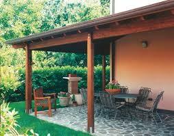 Casale immerso nel verde