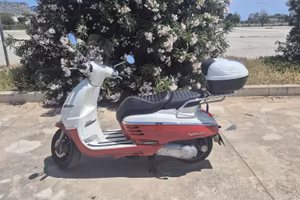 scooter Peugeot Django