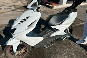 Yamaha Aerox 75ccMalossi  Incluso motore originale