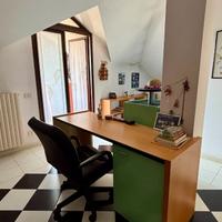 scrivania  moderna con sedia - 180 x 56 cm