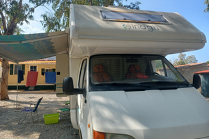 Camper motore Ford gemmellato