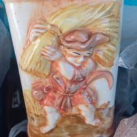 Barattolo di ceramica con coperchio e disegno in r