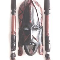 maschera e legni Masai arte etnica vintage