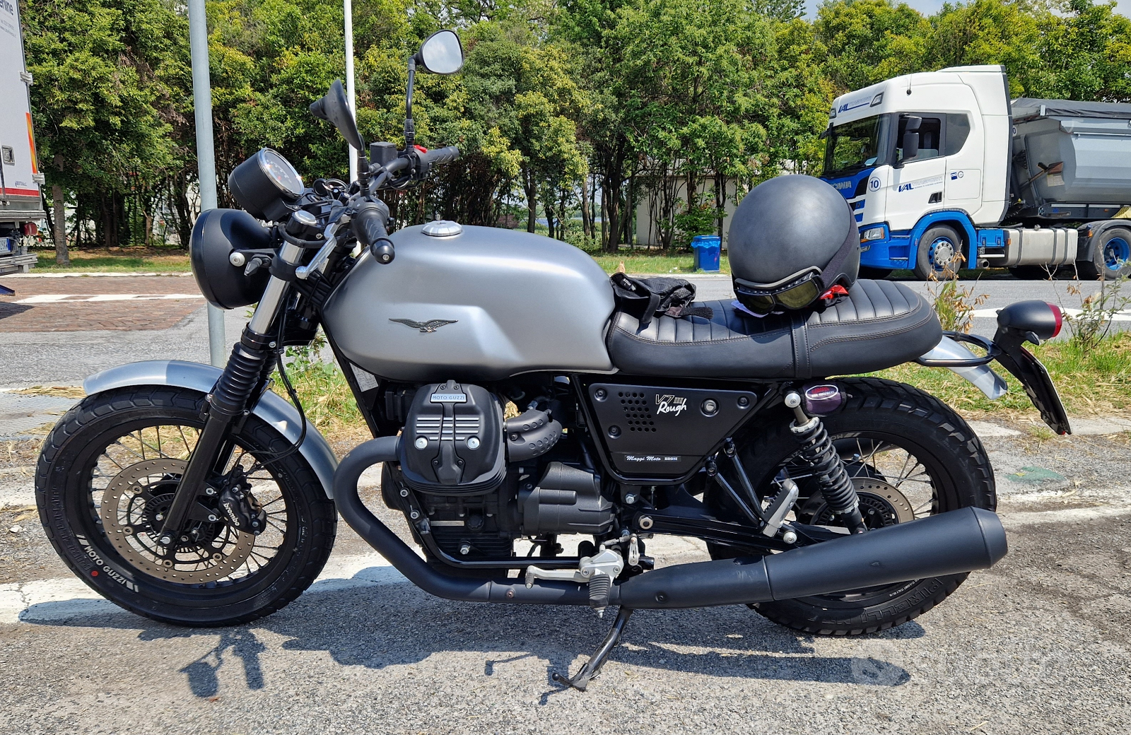 Iii Rough V7iii Stone Usata Guzzi V7 III Rough 2019 Moto E Scooter