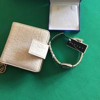 Portafoglio STUART WEITZMAN più orologio Sisley