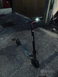 Monopattino elettrico ducati