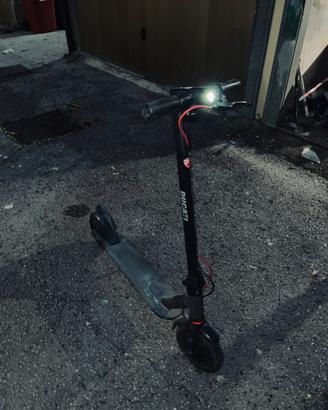 Monopattino elettrico ducati