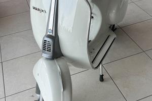 Piaggio Vespa 50 Special