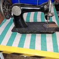 MACCHINA PER CUCIRE D'EPOCA