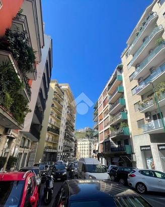 5 LOCALI A NAPOLI
