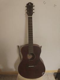 Chitarra acustica baton rouge come nuova