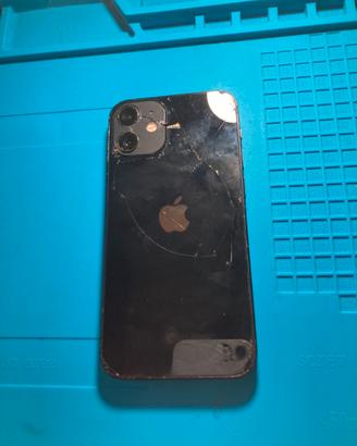 Iphone 12 mini con display da sostituire