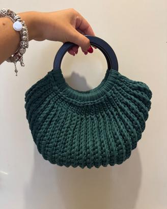 Borsa uncinetto con manici in legno