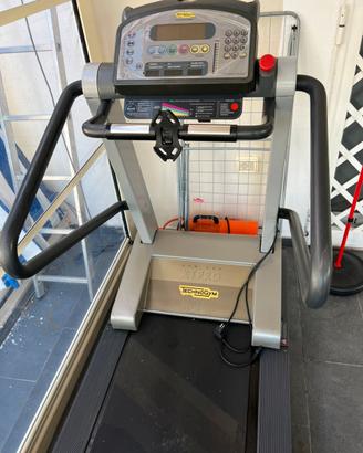 Tapis roulant tecnogym xt pro 600
