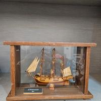 modellino nave in teca di egno