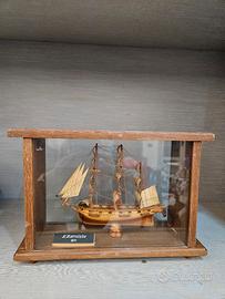 modellino nave in teca di egno
