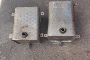 Tanica in acciaio inox  fiorettato. portaestintore