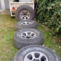 cerchi R15 con gomma 35x12.50 r15