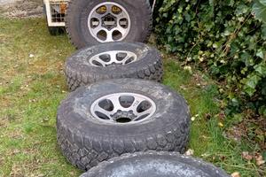 cerchi R15 con gomma 35x12.50 r15