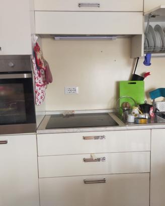 Cucina in buone condizioni ( no piano cottura )