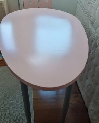 scrivania assimetrica rosa Ikea