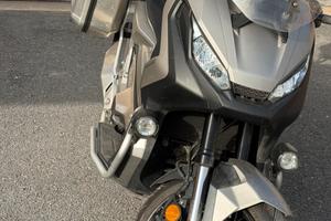 Honda X-ADV 750  full