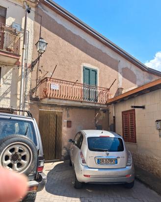 CASA 100 MQ+ DEPENDANCE 60 MQ+5000 MQ TERRENO