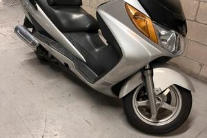Suzuki Burgman 400