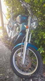 Suzuki  intruder  600