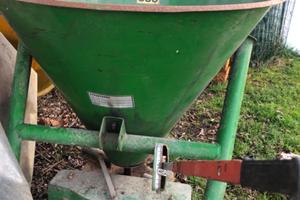 Spandiconcime centrifugo portato 300L